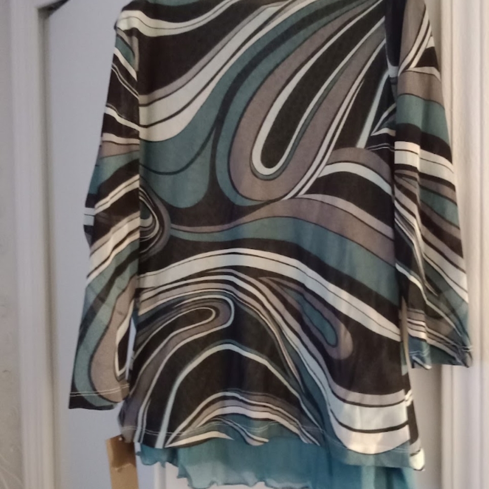 Stylish Swirl Patterned Blouse - Picture 2 of 2
